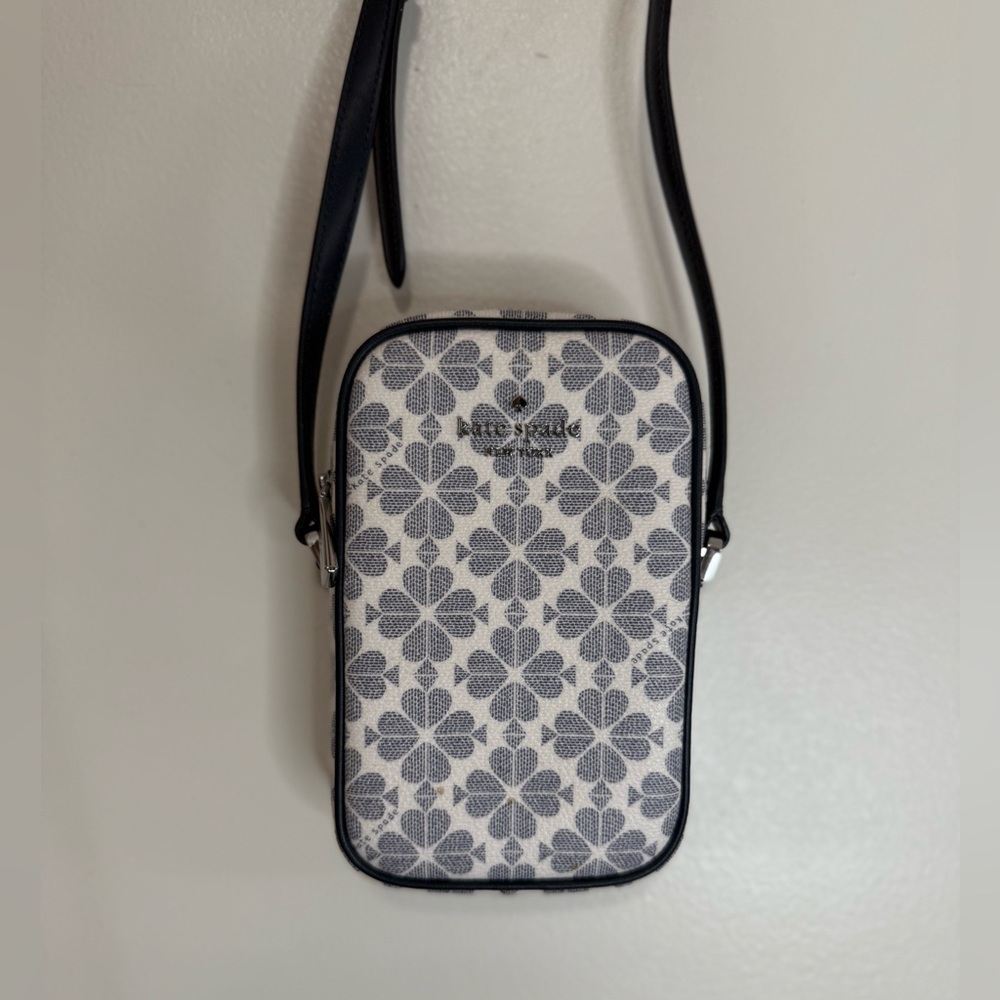 Kate spade White and Navy Floral Crossbody North South Phone Pouch